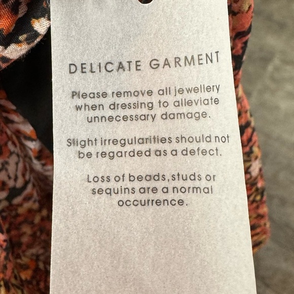 NWT Minkpink Gabae High Neck Floral Blouse in Red Multi Size‎ Small - Picture 6 of 11